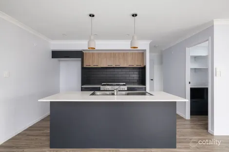 Property photo of 32 Panda Street Southside QLD 4570
