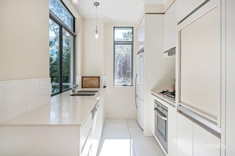 Property photo of 63/28 Bayview Street Runaway Bay QLD 4216