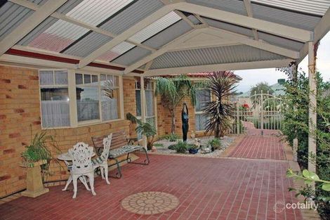 Property photo of 17 Cromwell Lane Cranbourne East VIC 3977