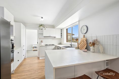 Property photo of 46 Henricks Parade Mount Warrigal NSW 2528