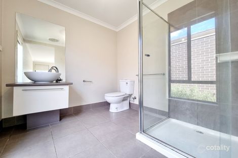 Property photo of 5 Reefside Way Point Cook VIC 3030