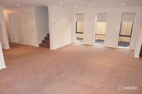 Property photo of 32 Giverny Close Burnside Heights VIC 3023