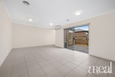 Property photo of 3 Beachside Crescent Point Cook VIC 3030