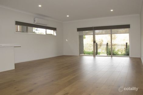 Property photo of 19 Riversdale Mews Wallan VIC 3756