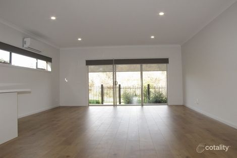 Property photo of 19 Riversdale Mews Wallan VIC 3756