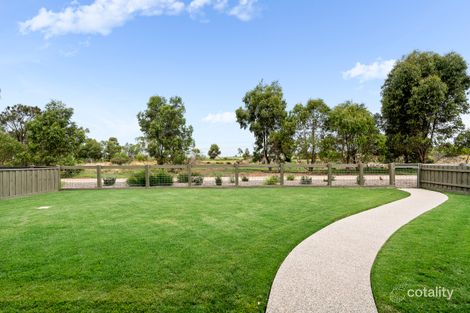 Property photo of 33 Lancefield Circuit Eynesbury VIC 3338