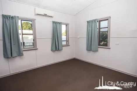 Property photo of 3 Juniper Street Parkside QLD 4825