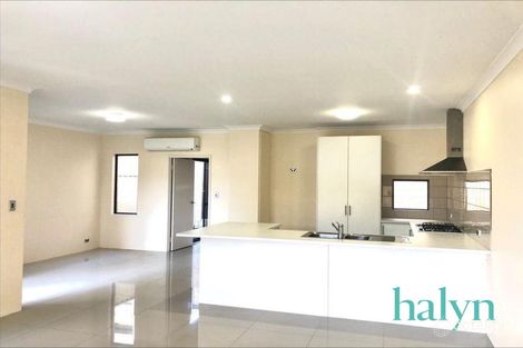 Property photo of 2/4 Aquaviva Circle Viveash WA 6056