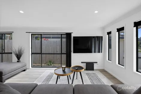 Property photo of 7 Bounty Way Pacific Pines QLD 4211