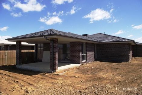 Property photo of 1 Ida Birchall Crescent Macgregor ACT 2615