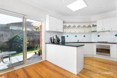 Property photo of 2/27 Nerissa Grove Oak Park VIC 3046