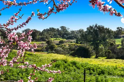 60 Cruse Rd, Belhus, WA 6069