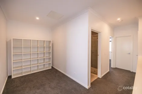 Property photo of 2/10 Anzac Street Carnegie VIC 3163