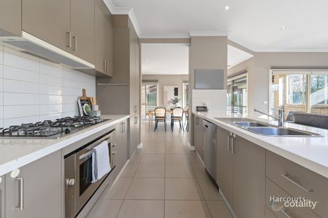 Property photo of 7 Begonia Court Caroline Springs VIC 3023