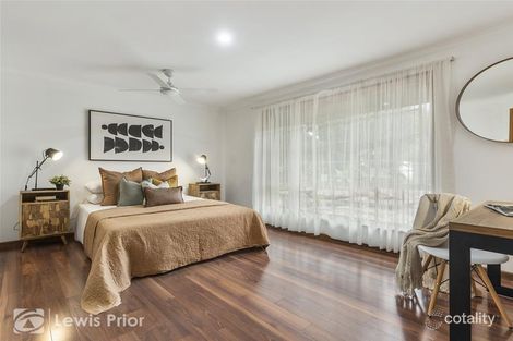 Property photo of 5 Outlook Drive Aberfoyle Park SA 5159