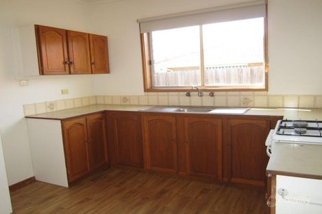 Property photo of 2/6 Conrad Court Whittington VIC 3219