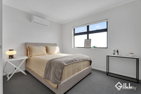 Property photo of 43 Battalion Road Berwick VIC 3806