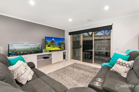 Property photo of 21 Melanie Blair Place Skye VIC 3977