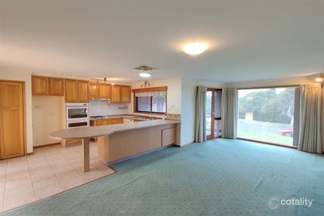 Property photo of 15 Harmsworth Avenue Wantirna VIC 3152