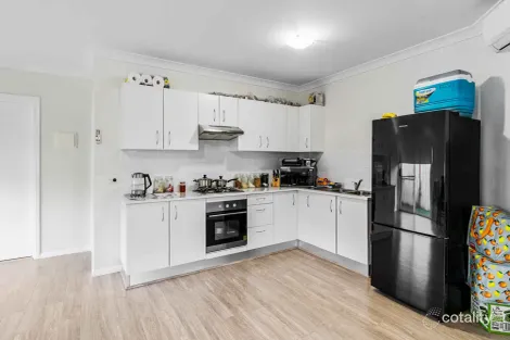 Property photo of 15 Byron Bay Close Hoxton Park NSW 2171