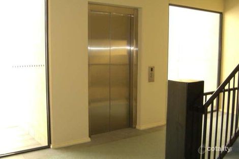 Property photo of 19/1 Conservatory Drive Burwood VIC 3125