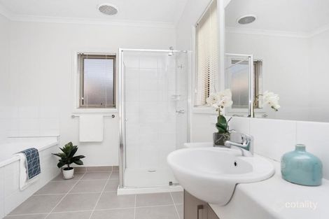 Property photo of 2/4 Anastasia Court Hillside VIC 3037