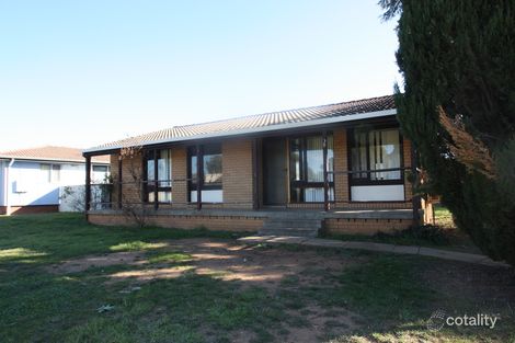 8 Arnott St, Ashmont, NSW 2650