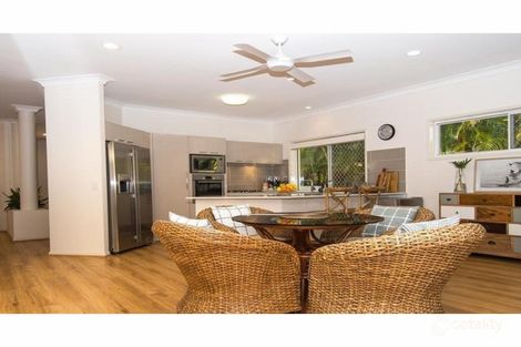 Property photo of 16 Chichester Drive Arundel QLD 4214