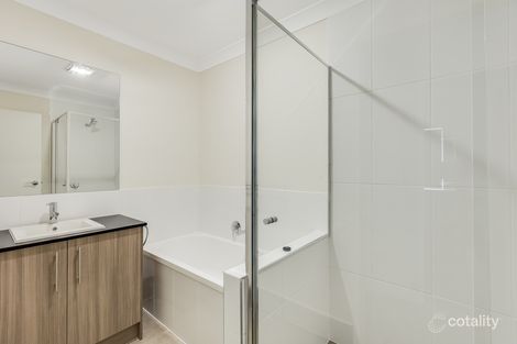 Property photo of 38 Fitzgerald Circuit Wyreema QLD 4352