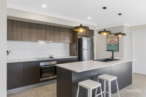 Property photo of 19 Dawn Drive Glenvale QLD 4350