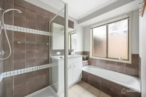 Property photo of 57 Courtenay Avenue Cranbourne North VIC 3977