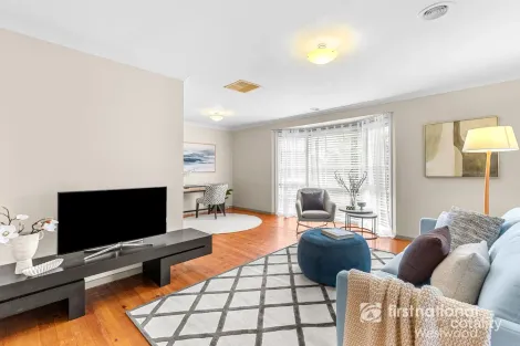 Property photo of 10 Somerset Close Werribee VIC 3030