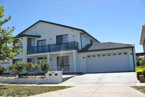 18 Landsbourgh Ave, Taylors Lakes, VIC 3038