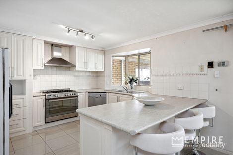 34 Turfan Way, Lake Coogee, WA 6166