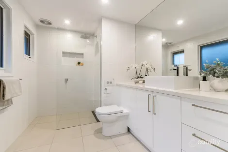 Property photo of 127 Wooralla Drive Mount Eliza VIC 3930