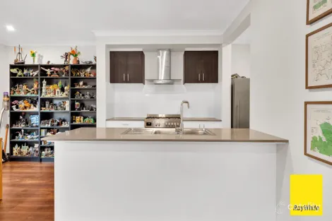 Property photo of 2 Referee Way Tarneit VIC 3029