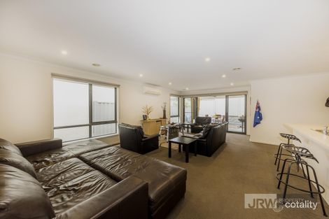 Property photo of 32 Meridian Circuit Berwick VIC 3806