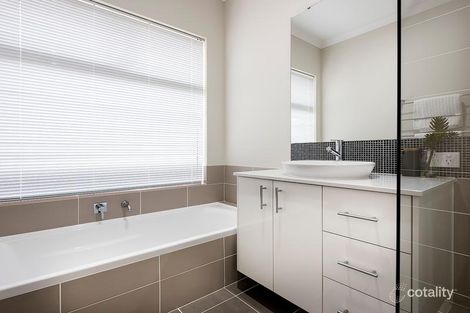 Property photo of 98 Pendula Loop Brigadoon WA 6069