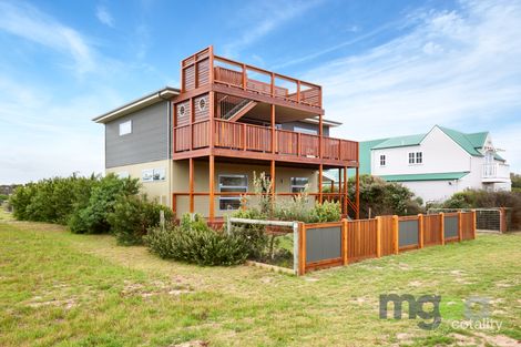 Property photo of 9 McLachlan Street The Honeysuckles VIC 3851