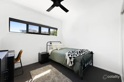 Property photo of 13 Fortitude Place Birtinya QLD 4575