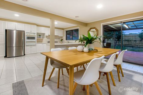 Property photo of 32 Kendall Drive Narre Warren VIC 3805