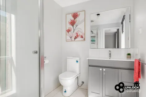 Property photo of 5 Cascade Way Pakenham VIC 3810