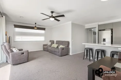 Property photo of 5 Cascade Way Pakenham VIC 3810