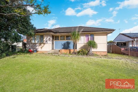 4 Wych Ave, Lurnea, NSW 2170
