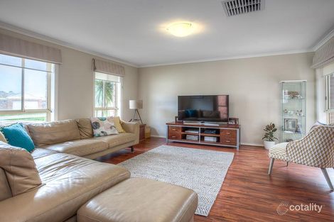 Property photo of 33 Sunny Park Close Gisborne VIC 3437