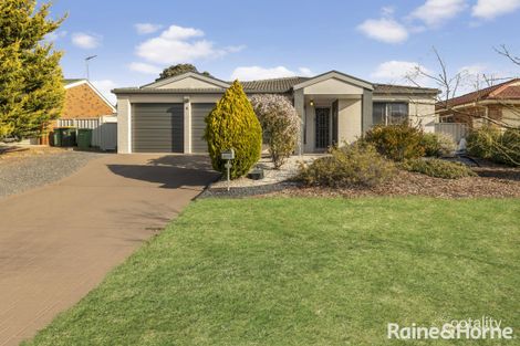 8 Thomas Royal Gdns, Queanbeyan East, NSW 2620
