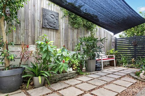 Property photo of 5 Waterside Drive Springfield Lakes QLD 4300