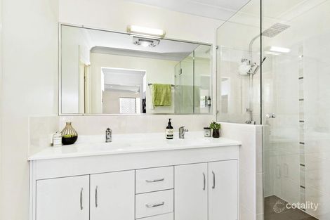 Property photo of 5 Waterside Drive Springfield Lakes QLD 4300