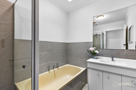 Property photo of 2/1 Winbourne Road Mount Waverley VIC 3149