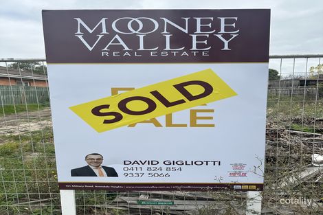 15 Lake St, Avondale Heights, VIC 3034